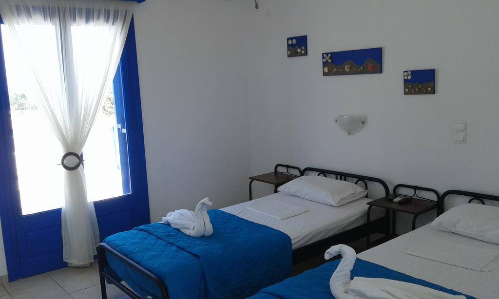 Vigles Hotel Adamantas Room photo